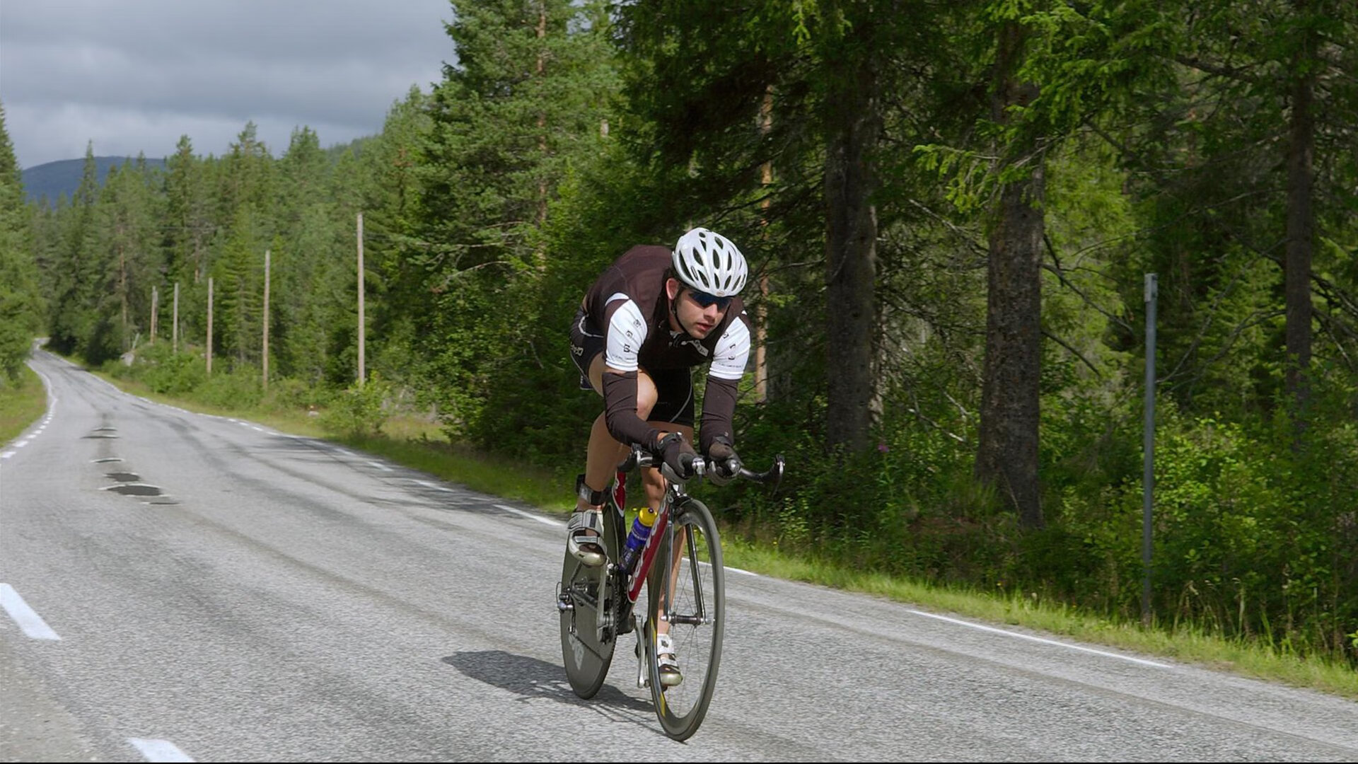 京多安一锤定音，丹麦战术压制几内亚，焦点战彰显中场大师价值
