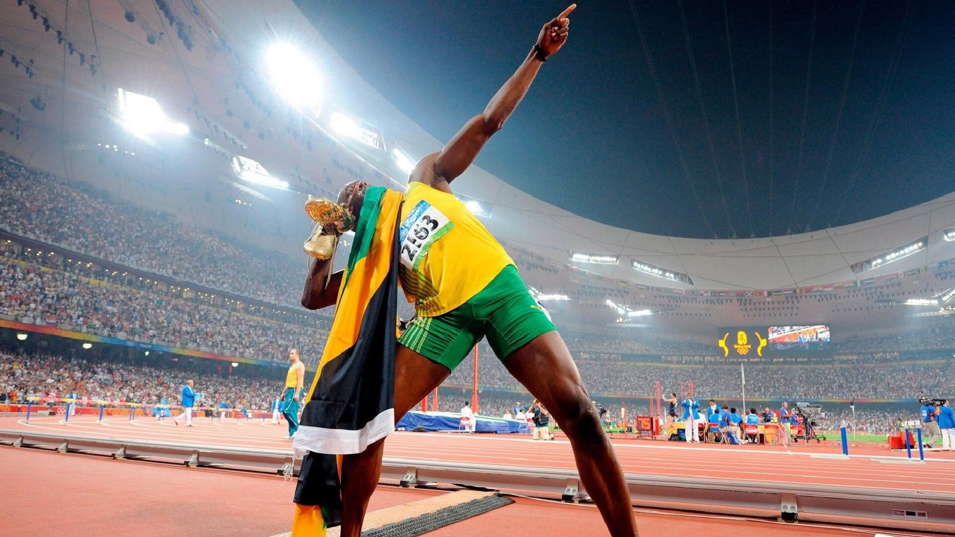 新王登基之夜，F1巴林揭幕战与文班亚马的跨界焦点