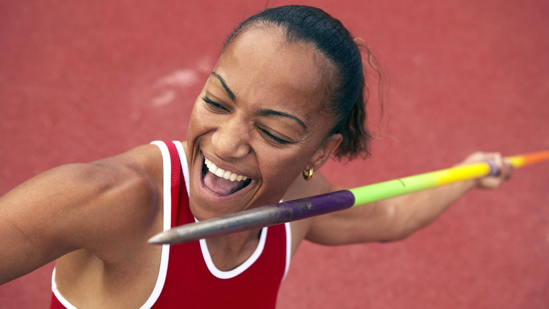 当聚光灯吞噬球场，贝林厄姆与德比之夜的永恒辩证法